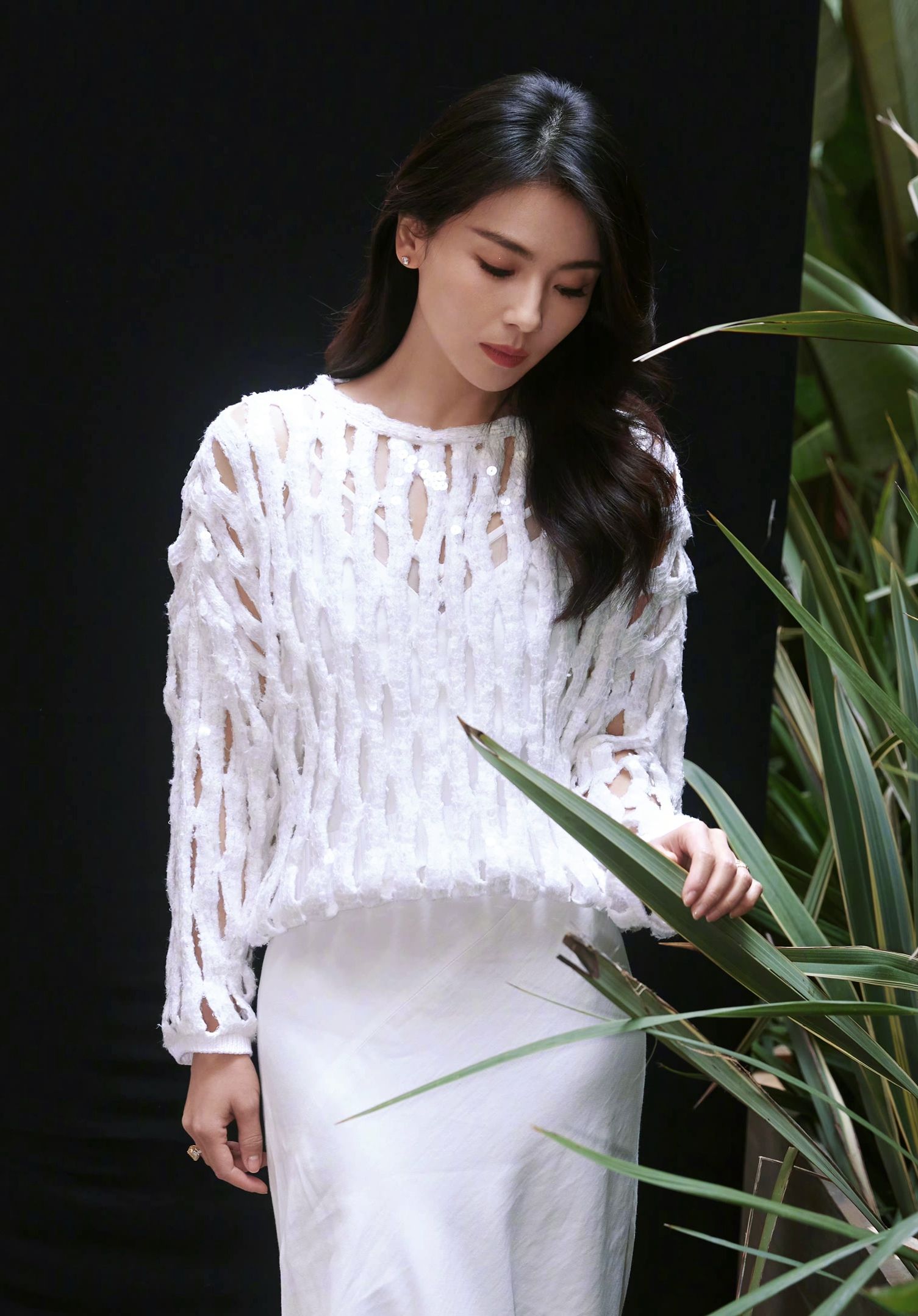 刘涛白色长裙优雅时尚写真