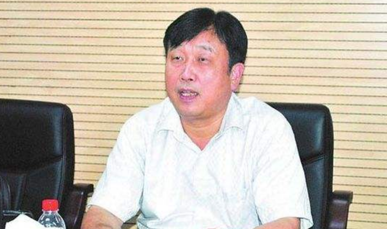 柳州首富廖荣纳:携百亿巨款潜逃,被遣返回国后,一家3口均入狱