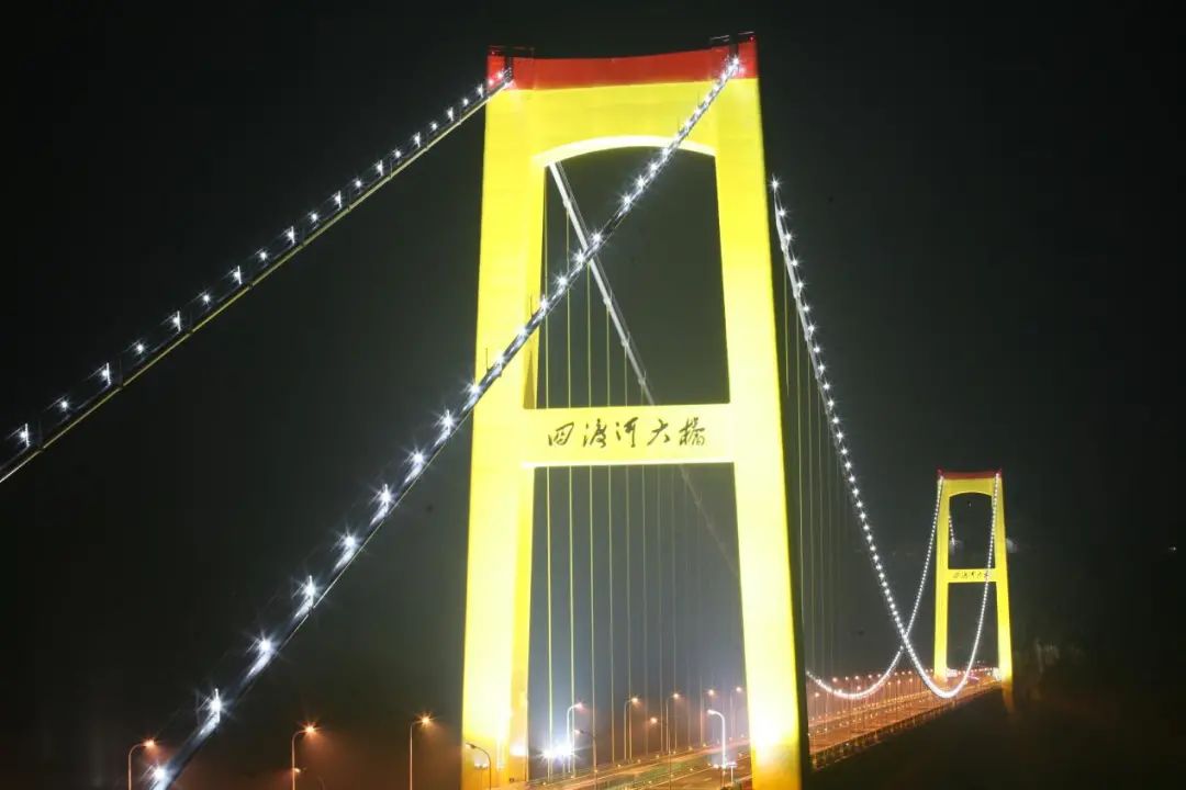 四渡河特大桥!世界建桥史上首次运用火箭技术抛送导索