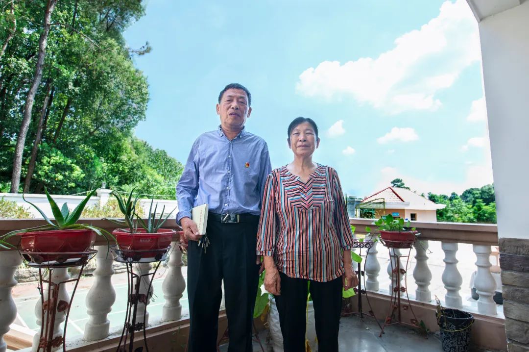 陈文强和他的妻子杨兰珍.胡方 摄