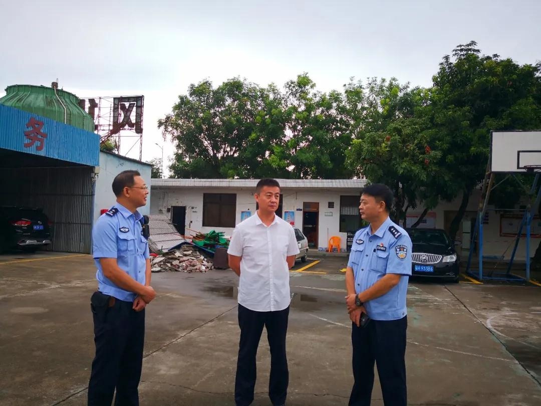 端州:张朝晖副区长深入睦岗派出所调研指导