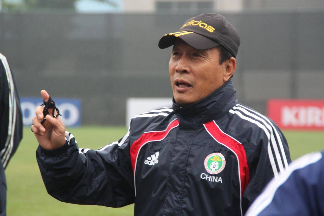 前主帅商瑞华寄语中国女足:踢世界杯困难不言而喻,轻装上阵!