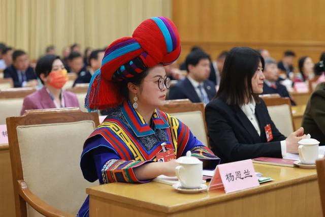 履职一年间|全国人大代表杨恩兰:在田间地头与"病虫草鼠"争夺粮食产量