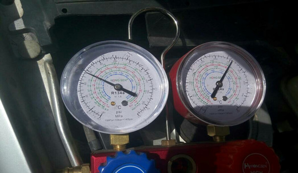 汽车空调压力多少正常(汽车空调标准压力bar)