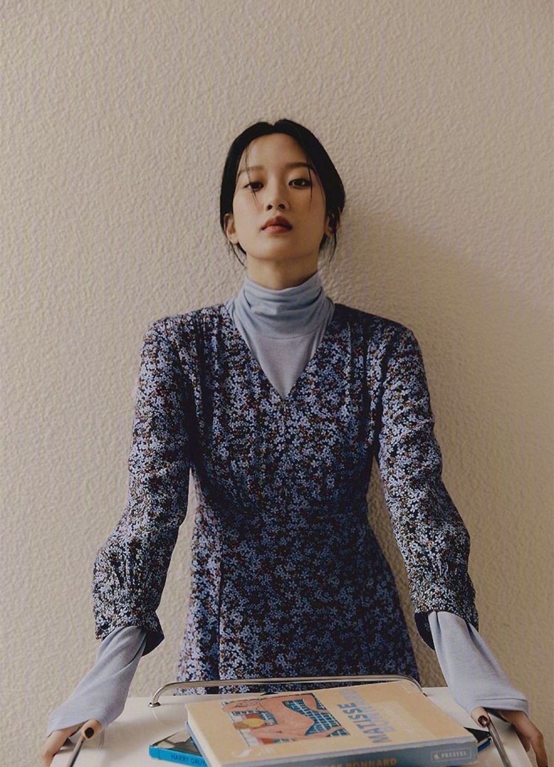 文佳煐的最新动态,拍摄品牌代言画报,带来春季搭配灵感