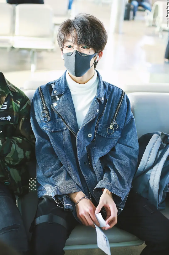 何洛洛的应援色