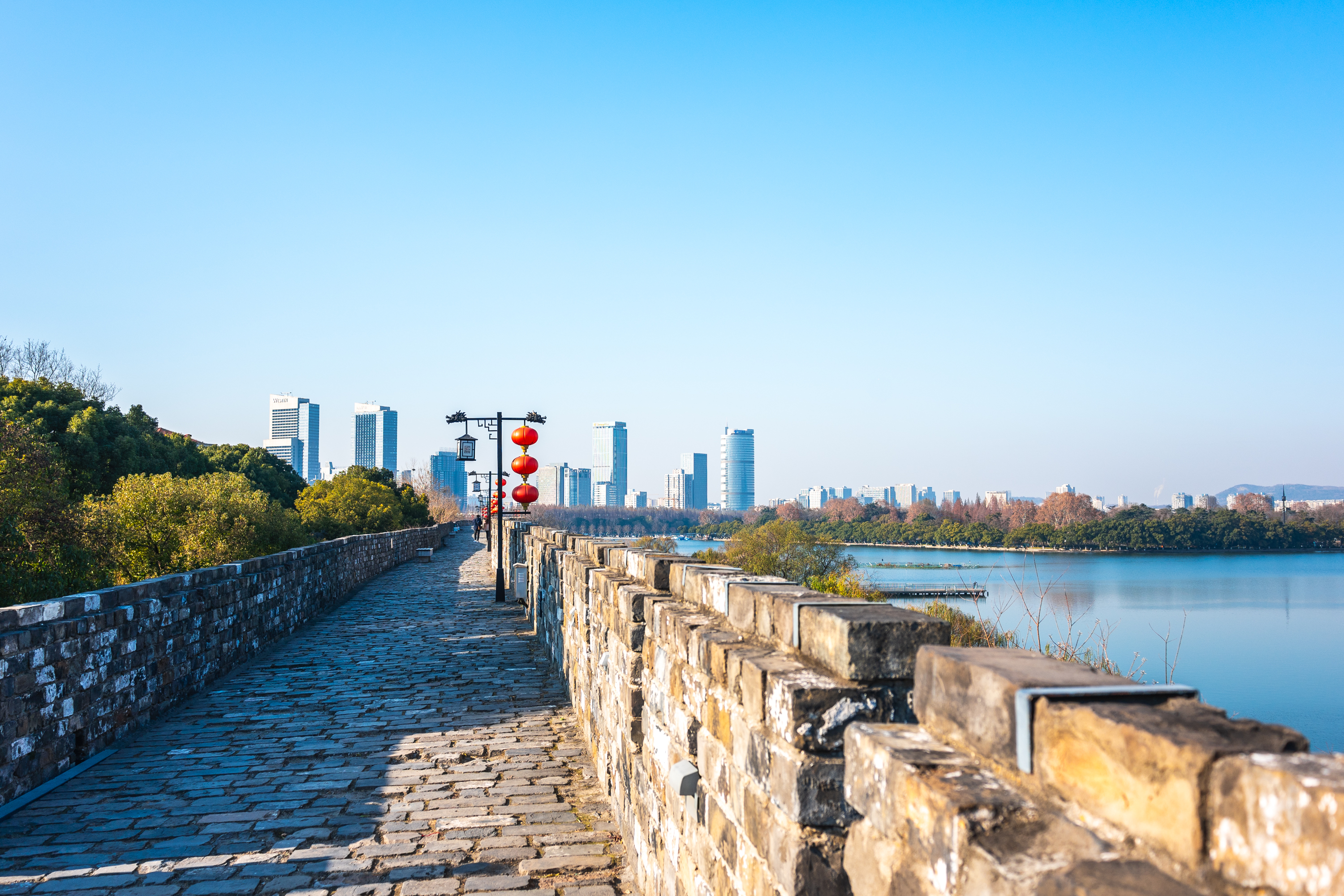 南京台城,明城墙现存最高大,最完好的一段,古与新在此交相辉映