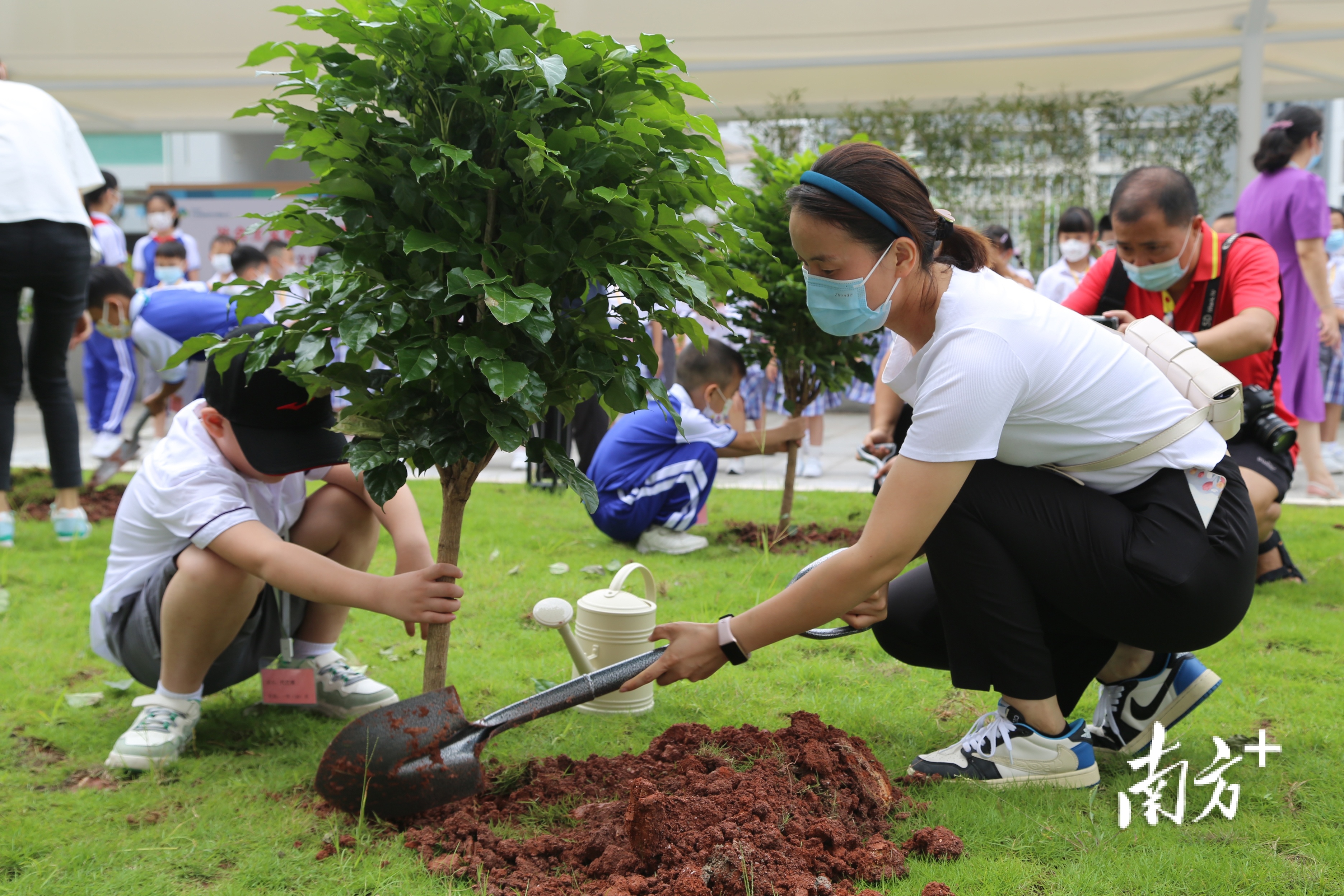 开学首日从"绿森林"出发,环市西路小学生态育人护"青苗"茁壮成长