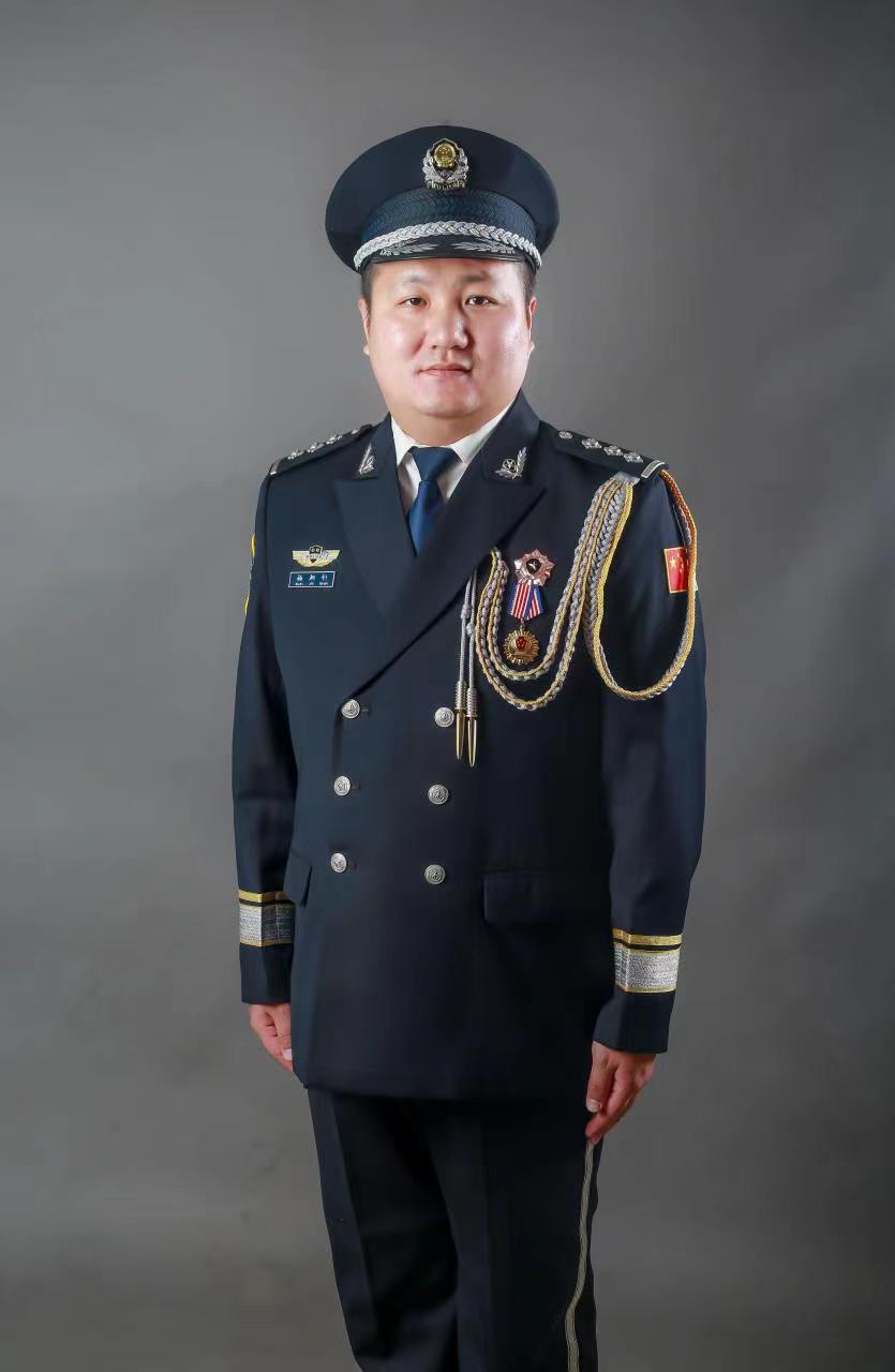 杨旭恒:洪水冲不垮的"堤坝",群众身边的警察英雄