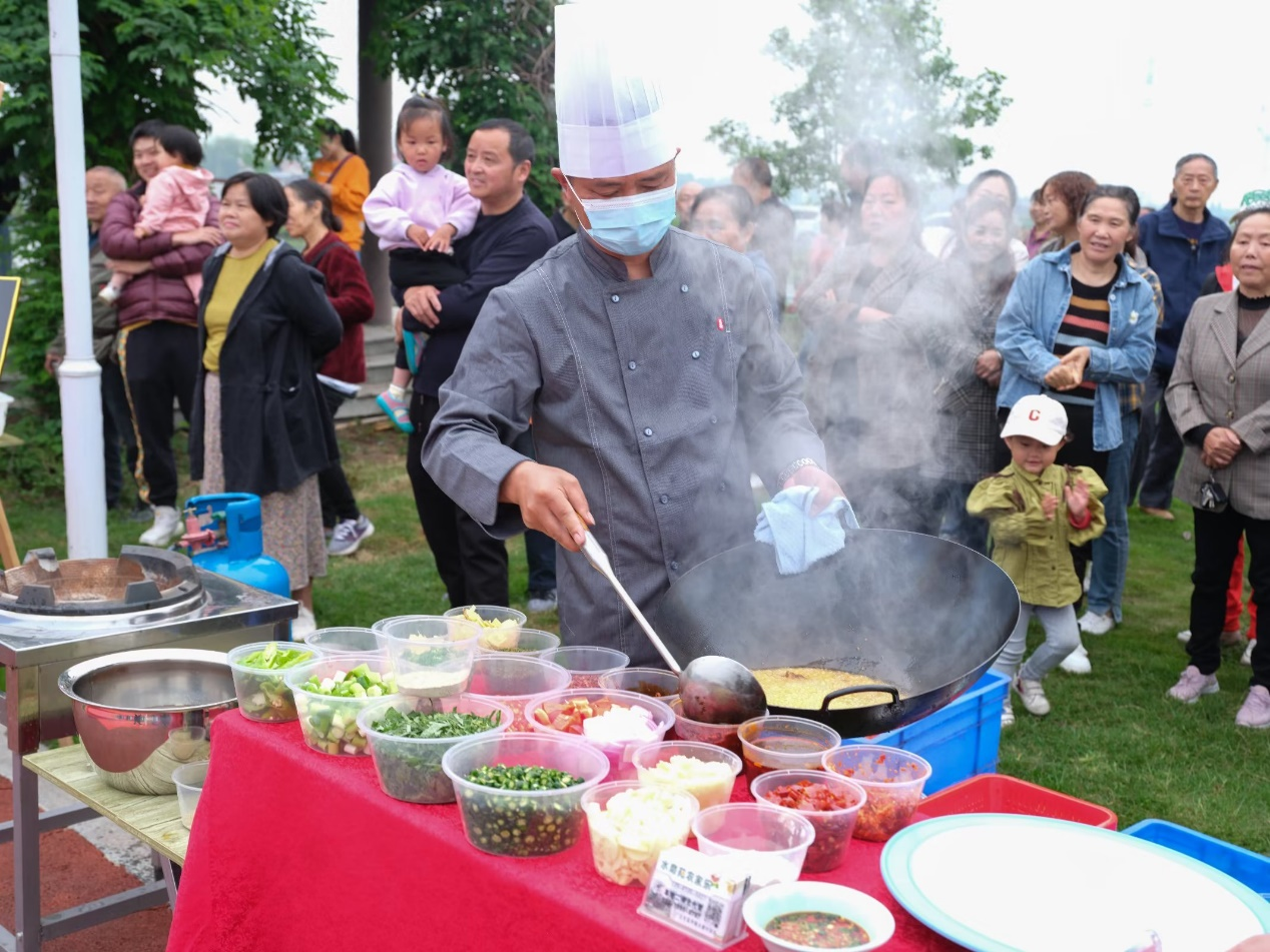 美味狂歡!五一來四川廣漢市高坪鎮第四屆小龍蝦美食季享饕餮盛宴