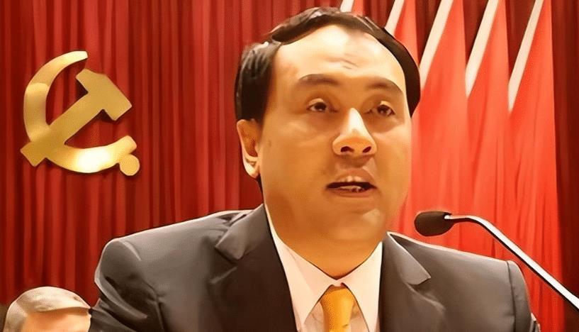 广东"巨虎"林崇中有多牛?被判10年一天牢没坐,还带情人去会所