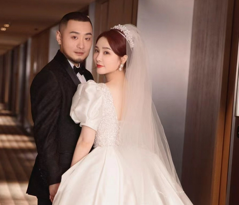 《101》两位练习生已结婚,林珈安先上车后补票,江璟儿成老板娘