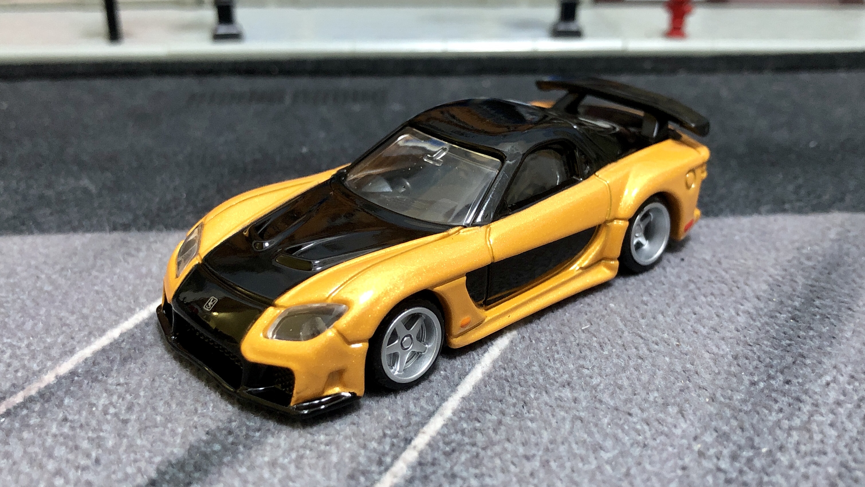 多美卡速度与激情小车,韩的马自达rx7veilside,玩具感满满