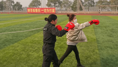 武汉女特警:铁血柔情书丹心