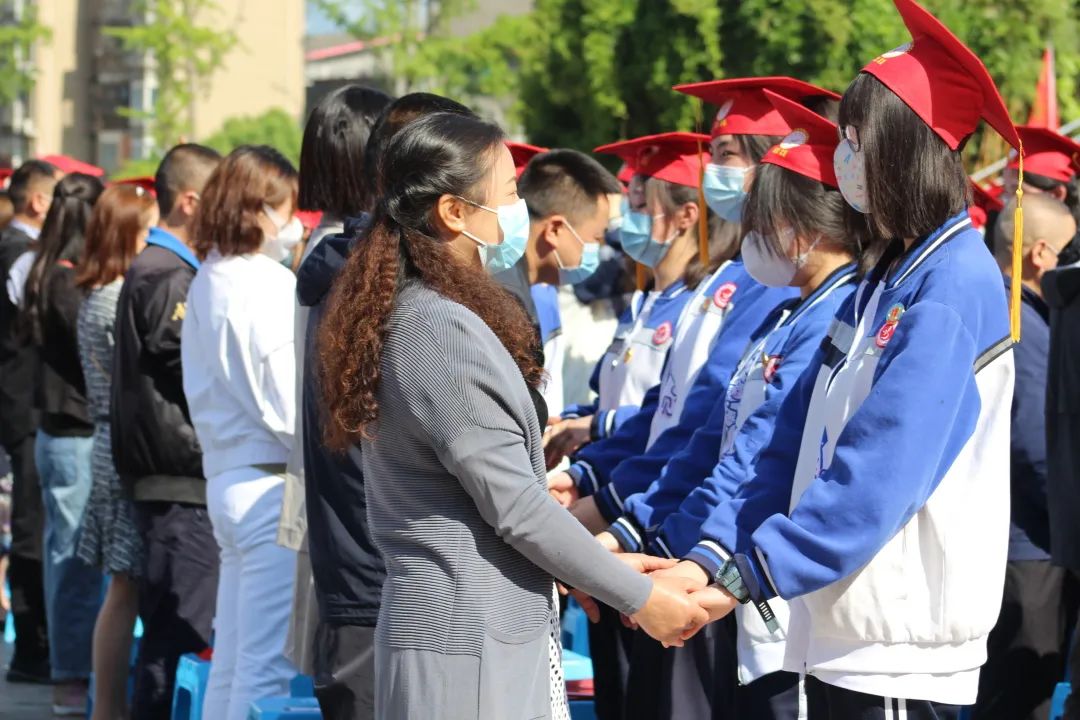 十八而志 同奔未來——廣元市川師大萬達中學高2019級成人禮暨高考