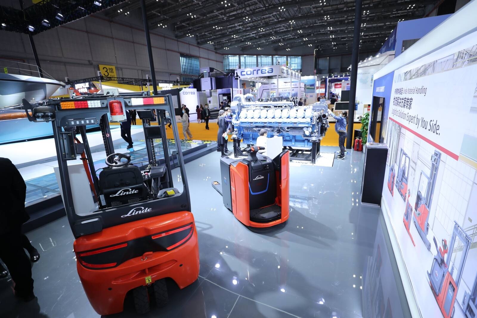 智能物流 燃爆潍柴海外品牌展