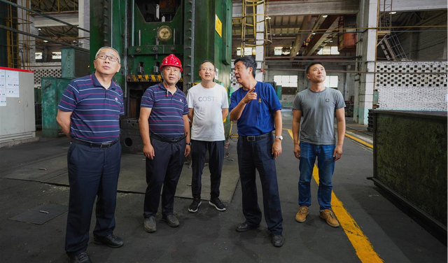 "四大助力"释放银发能量|⑩邱斌:三线建设精神扬 红岩重汽兴荣光