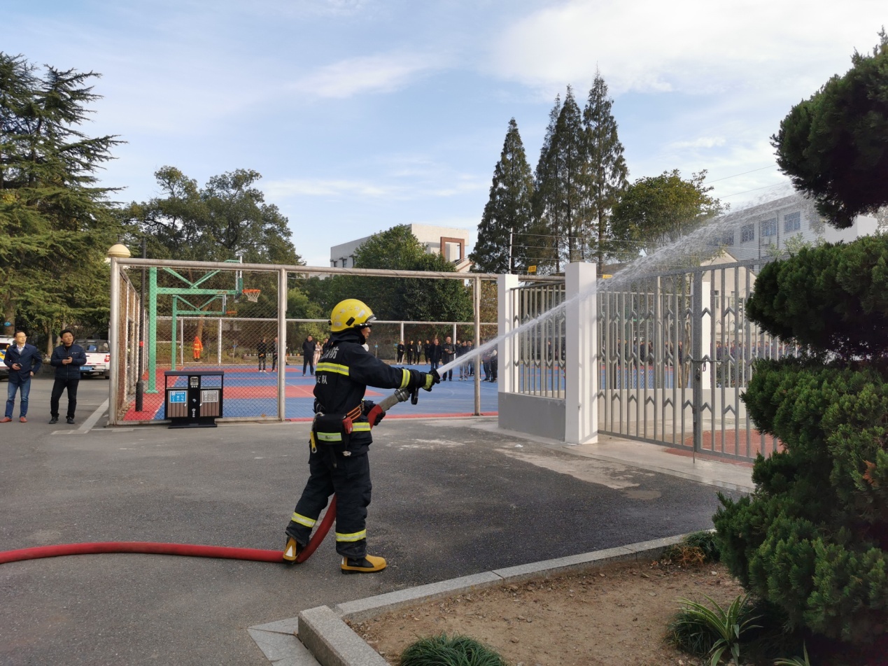 多一分消防知识,多十分平安保障——德清四中消防安全演练活动顺利