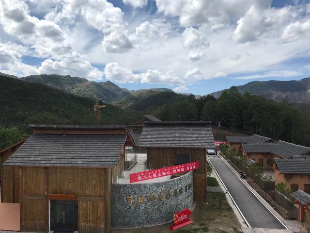 "全国脱贫攻坚楷模"三河村:好生活要靠自己动脑子想办法