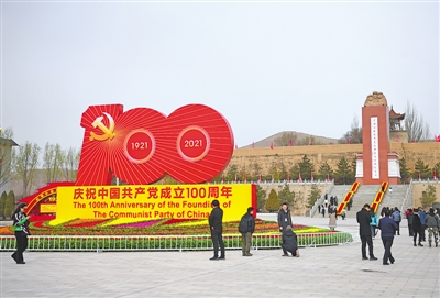 宁夏红色旅游景区迎来众多游客参观游览