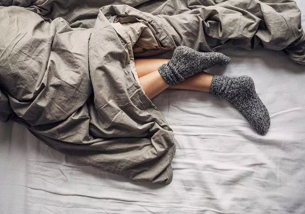 念自然科普:秋冬喜欢穿袜子睡觉的人请注意这几点!