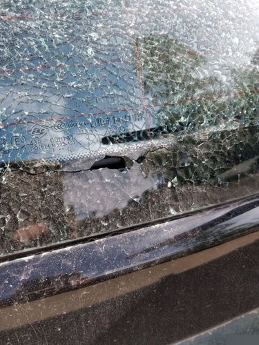 车窗玻璃碎了怎么赔