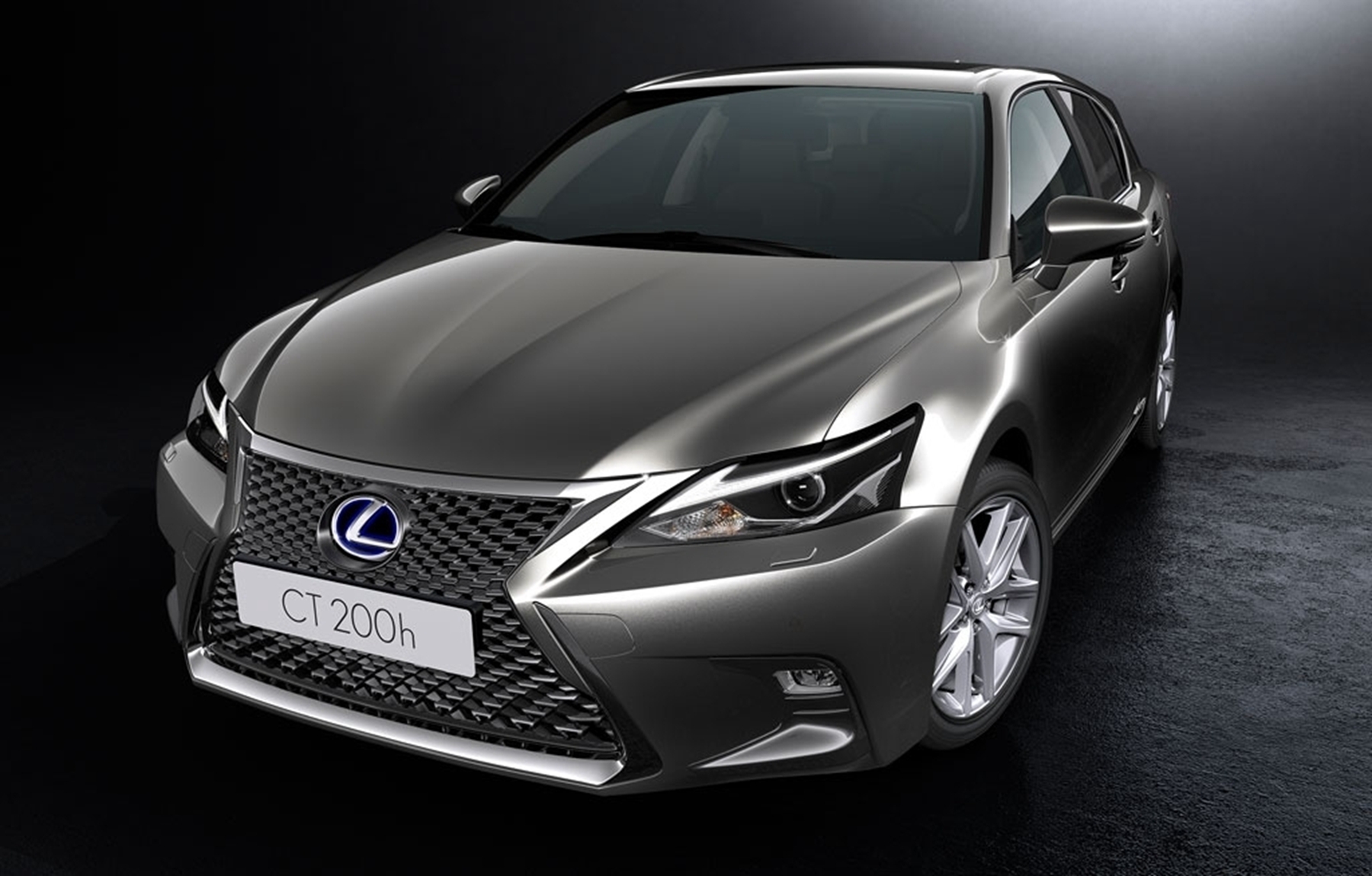 混电动配置的动力系统,雷克萨斯ct性能达到巅峰,短小而精悍