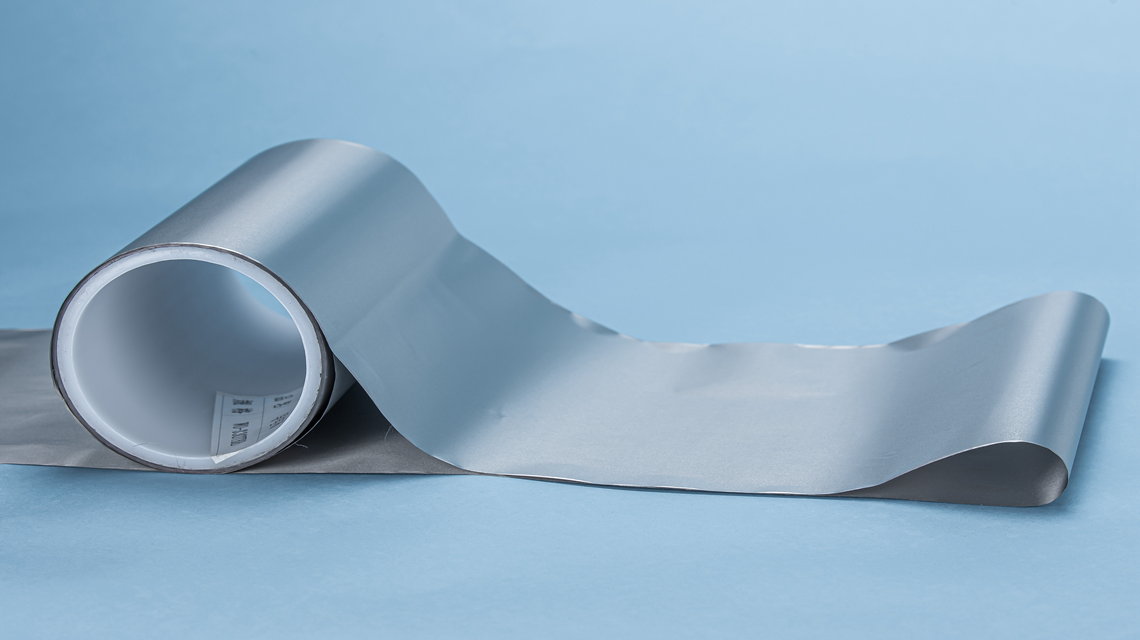 电磁屏蔽材料为什么选导电布?东莞厂家:凭基材就很有优势