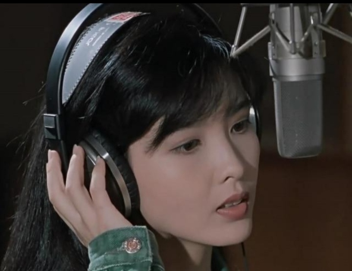 一代玉女掌门周慧敏,为何情定香江才子倪震?