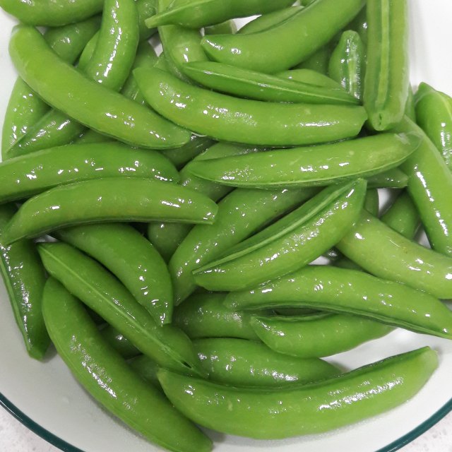 腊肠炒甜豆,简单快手,清甜下饭