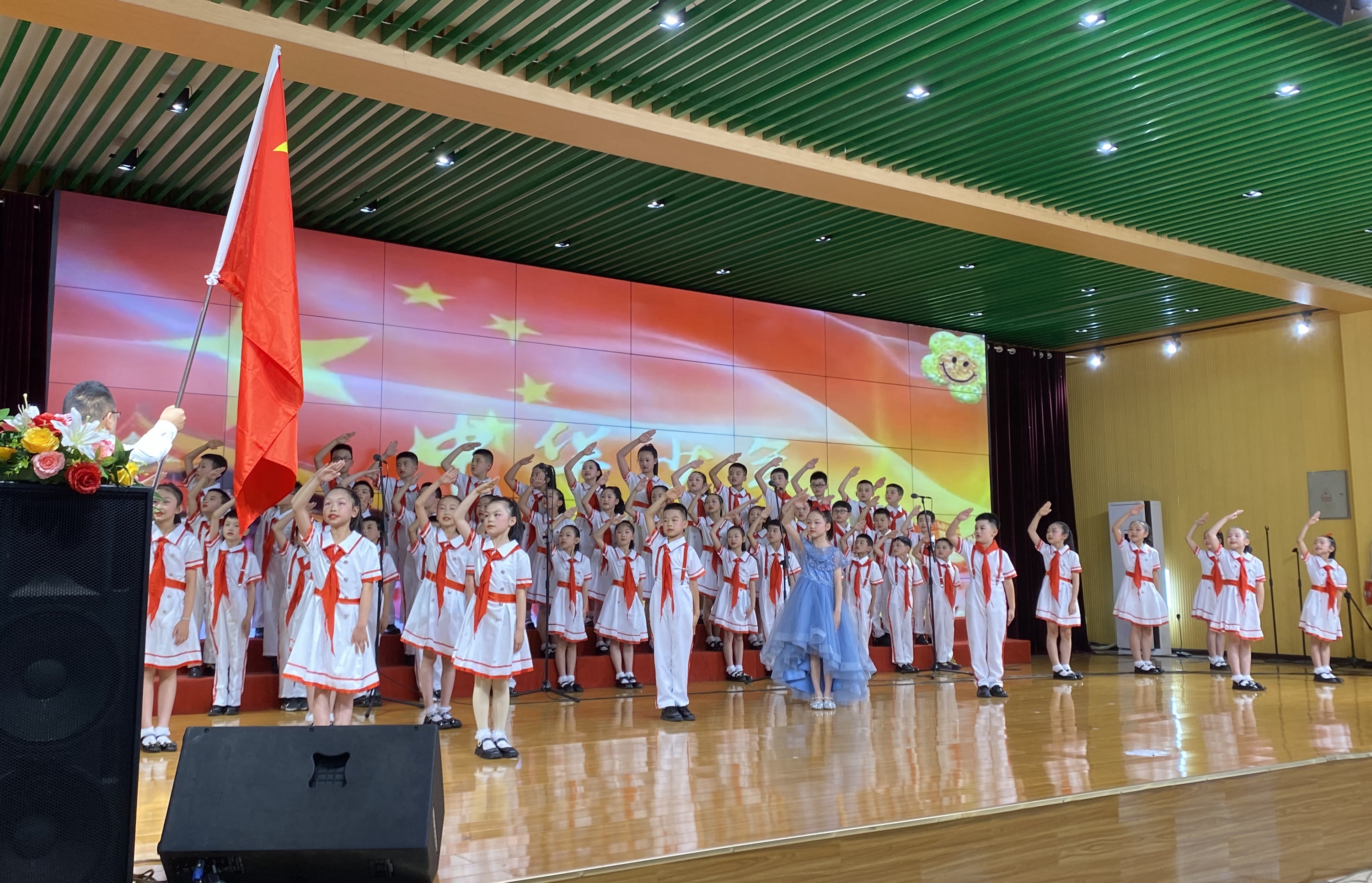 筠连县胜利街小学图片