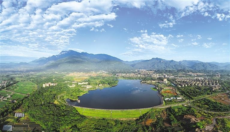 水清景美 锦绣峨眉