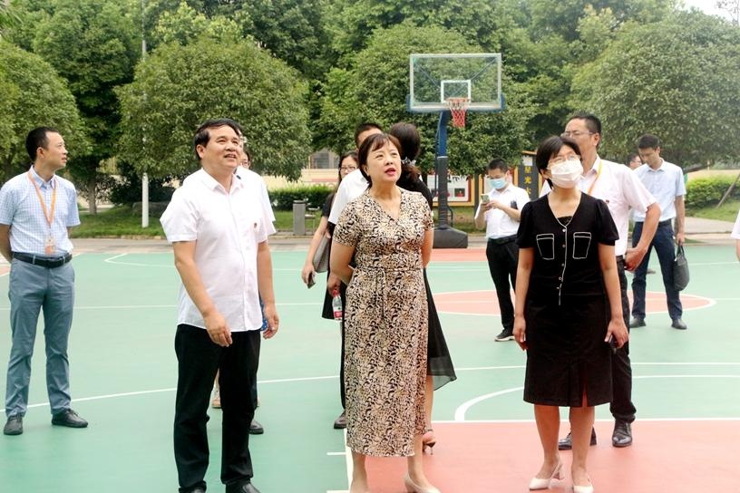 副市长马宗慧率队调研泸县学校"9.16"震后复学复课工作