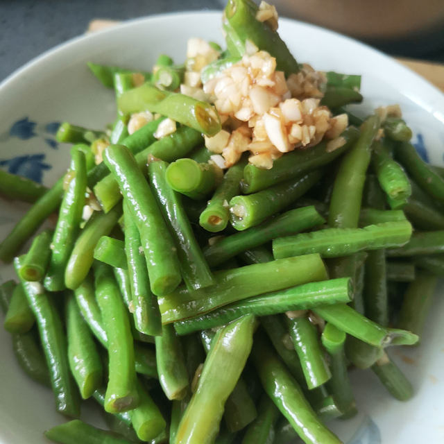 减脂凉拌豇豆角,口感清爽,脆嫩咸鲜