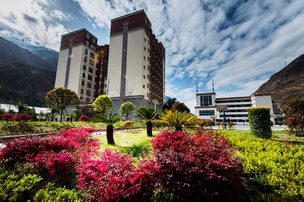 四川民族学院海拔图片