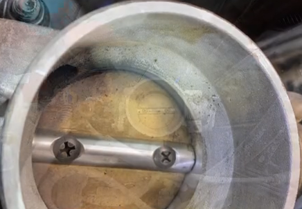 发动机敲缸:几乎90%的手动挡车都遇到过,你的车多半已经中招了