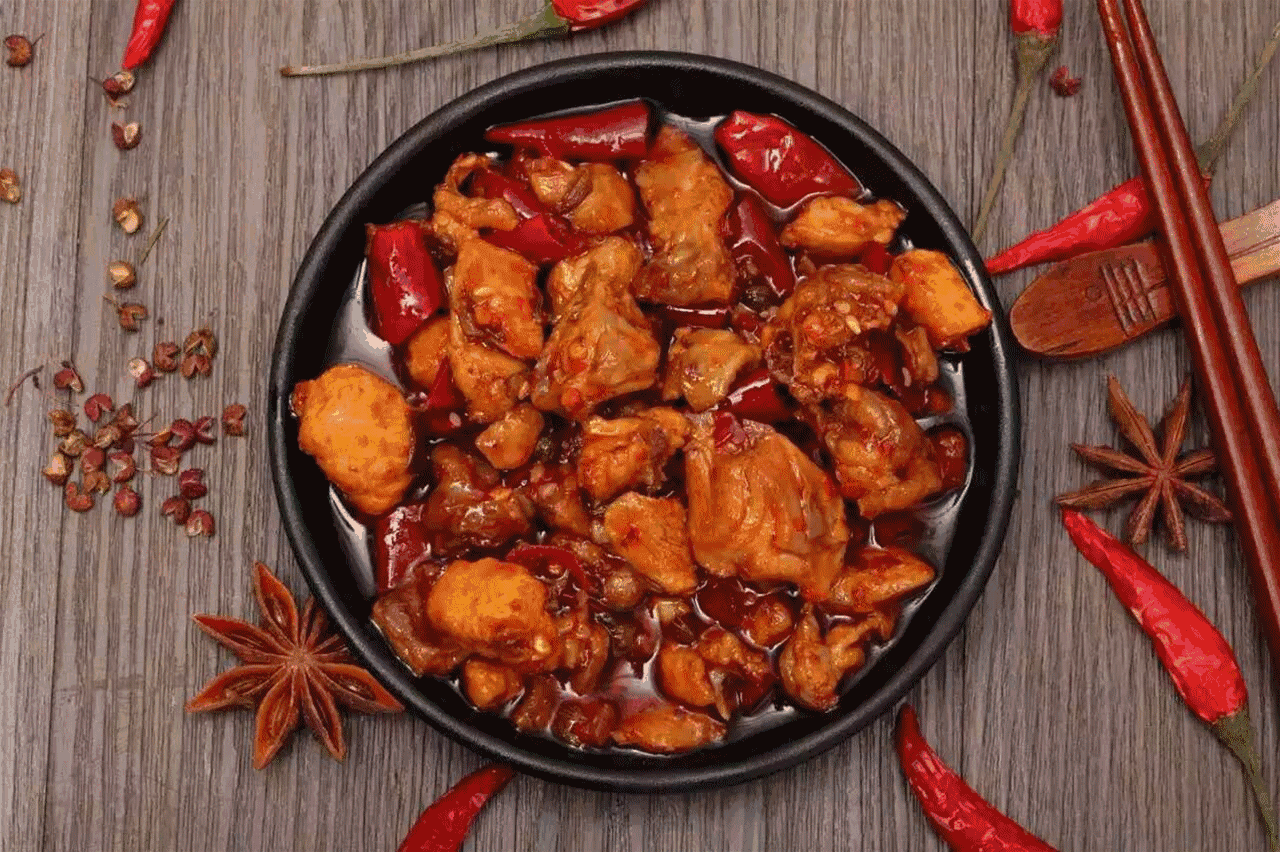 相比浑身长膘快的猪肉,肉质紧实的鸡肉,兔肉的出肉率真不是一般的低.