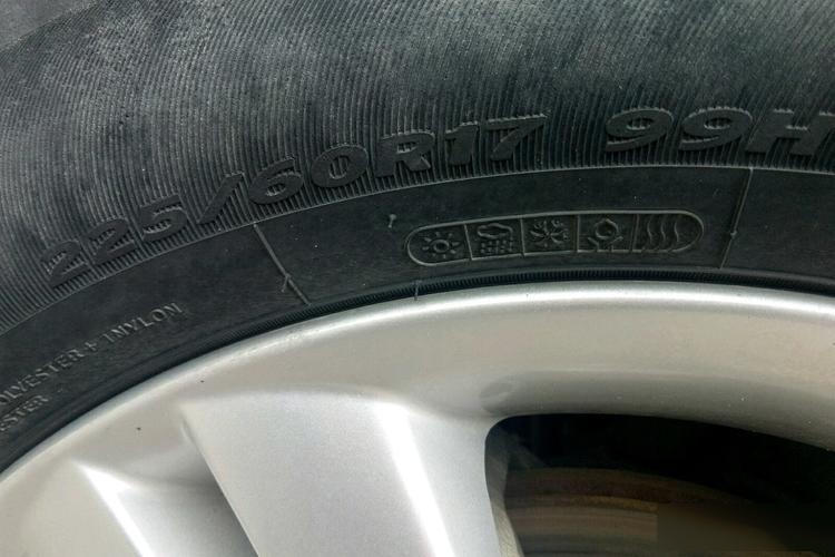 现代ix35的轮胎配置相当多样化,其中,规格为225/60 r17的轮胎被广泛