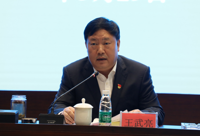 酒后驾车袭警,叫嚣"老子不怕"的王武亮 又上了纪委"黑名单"