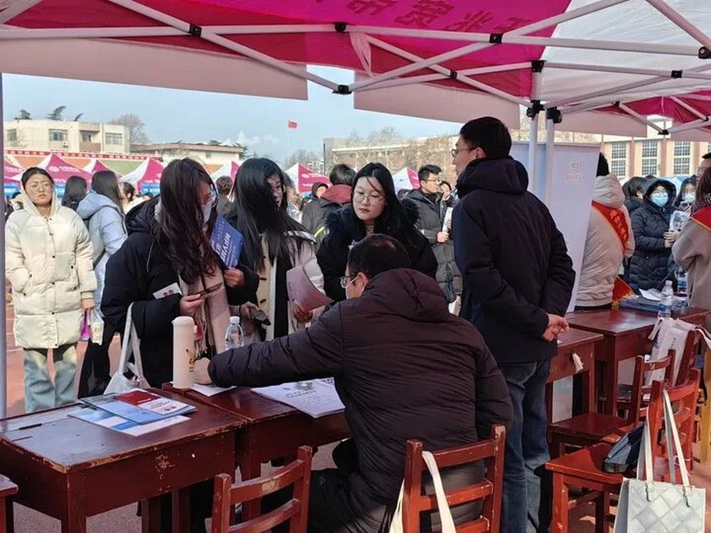 大学生应聘，为何在性格上“造假”？