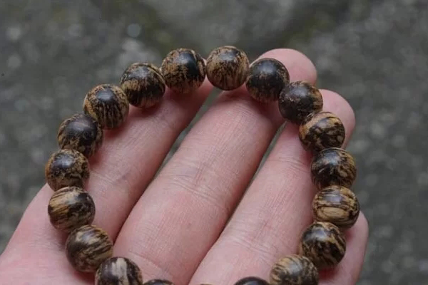 白沉香手串,香味不散