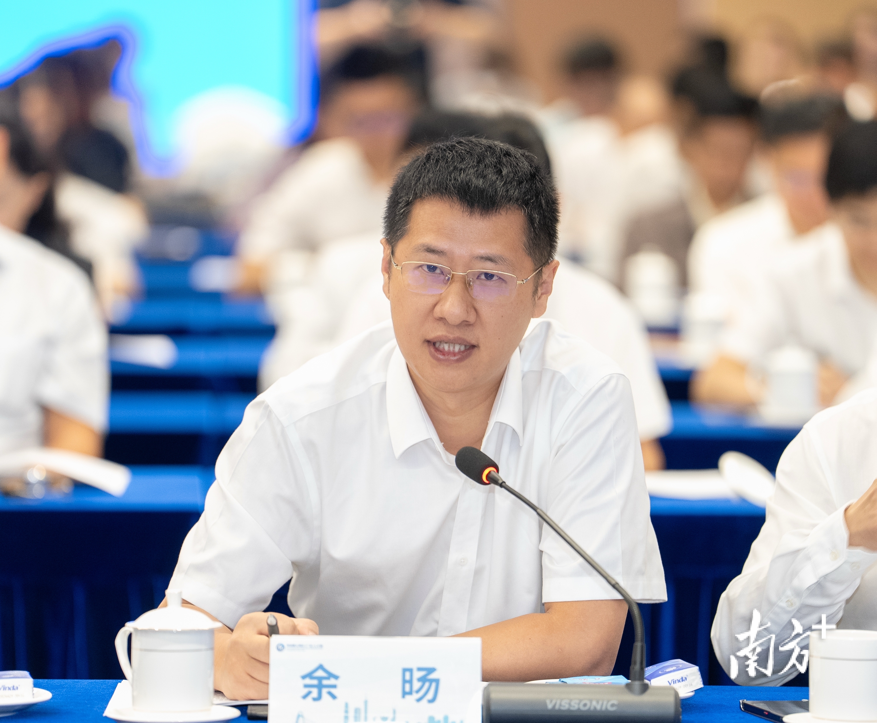 打造人才新高地 夯实产业强基座