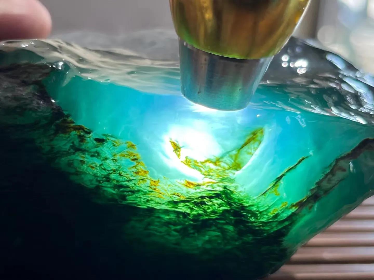 天空蓝翡翠原石