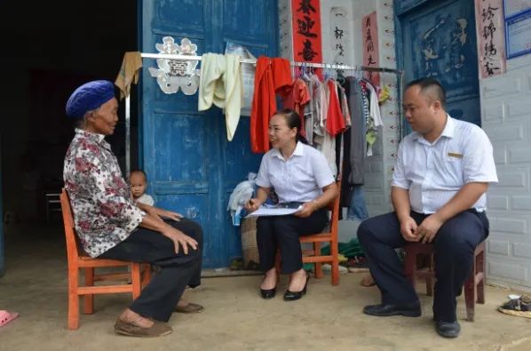 我的扶贫故事|韦菁:扶贫结下"母女情"