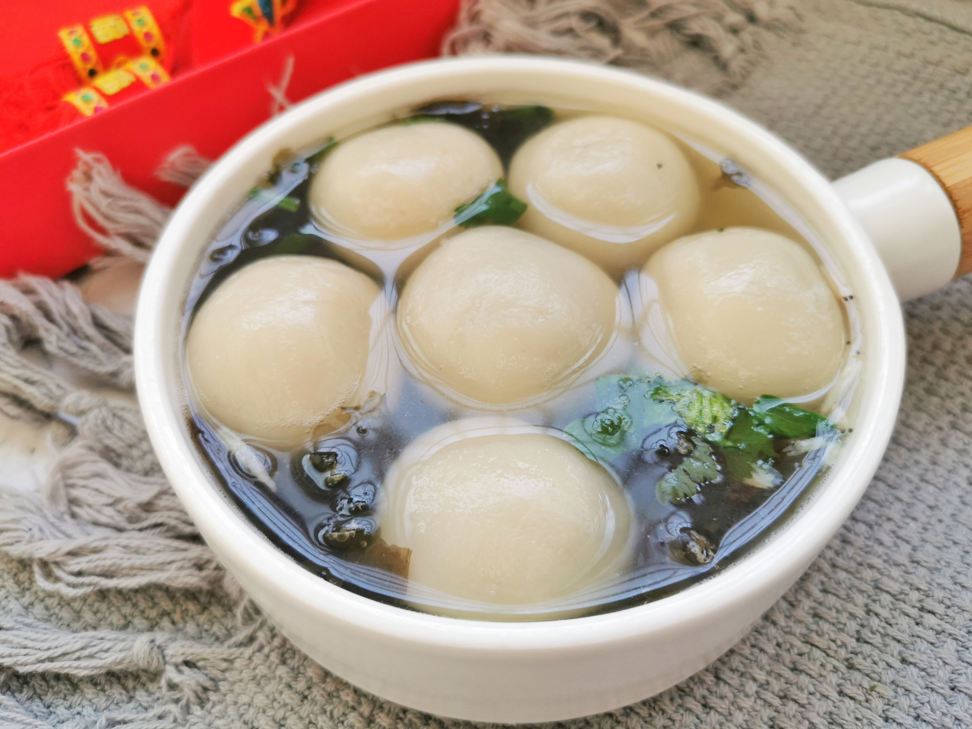 汤圆吃甜的还是咸的?别管啥馅儿,牢记3个技巧,软糯不露馅儿