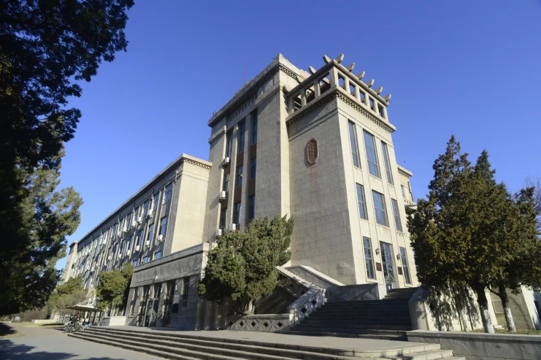 侯继尧带领建筑系6名1955级毕业生"真题真做",将采矿学馆作为毕业设计