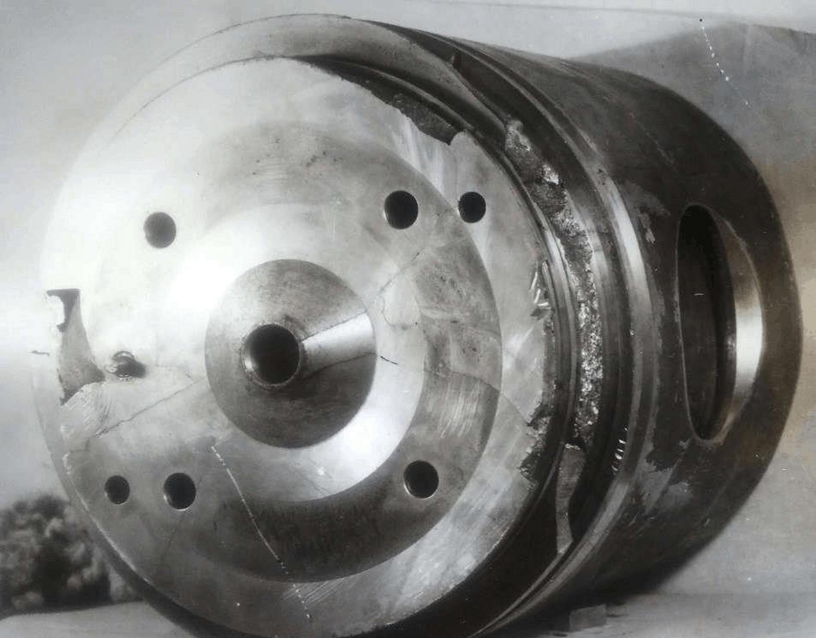 前言 柴油机钛合金活塞裙部失效是柴油机发动机运行过程中普遍存在的