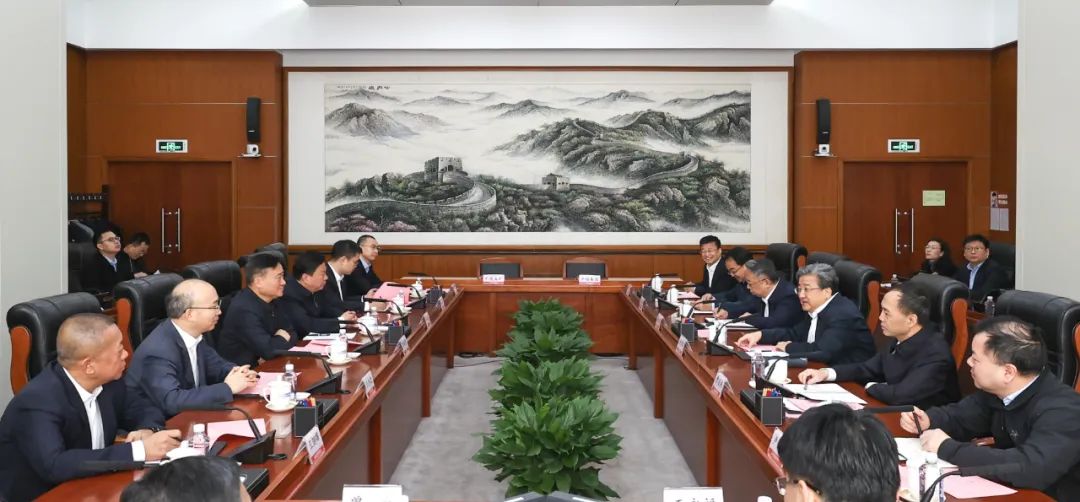 中核集团与中国五矿签署战略合作协议 余剑锋与翁祖亮共同见证并会谈