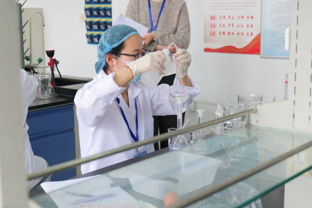 市场监管看山东｜以赛育才强技能 食安检测护民生——青岛市第十八届职业技能大赛农产品食品检验竞赛成功举办 - 图3