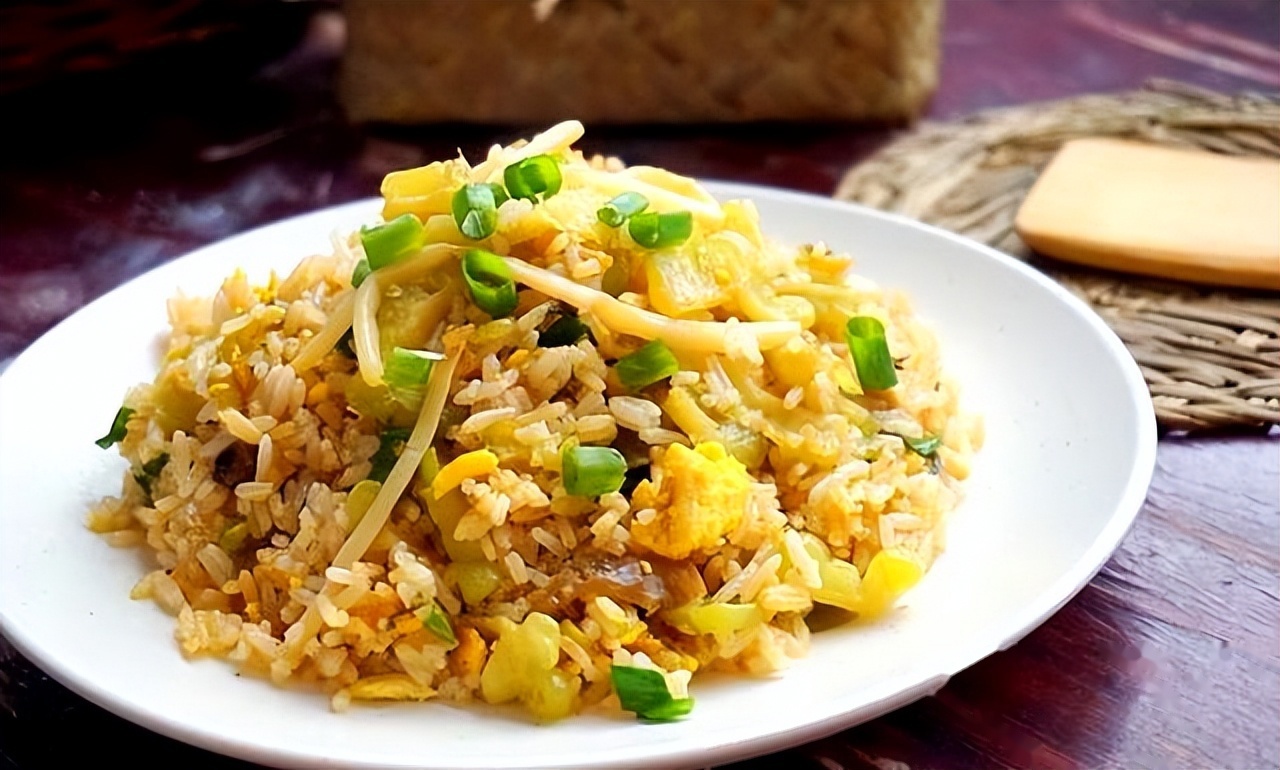 65岁大娘用苦瓜炒饭吃,5个月后体检,医生震惊:你不能再吃了